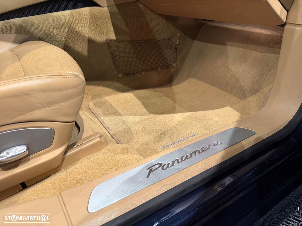 Porsche Panamera Platinum Edition - 35