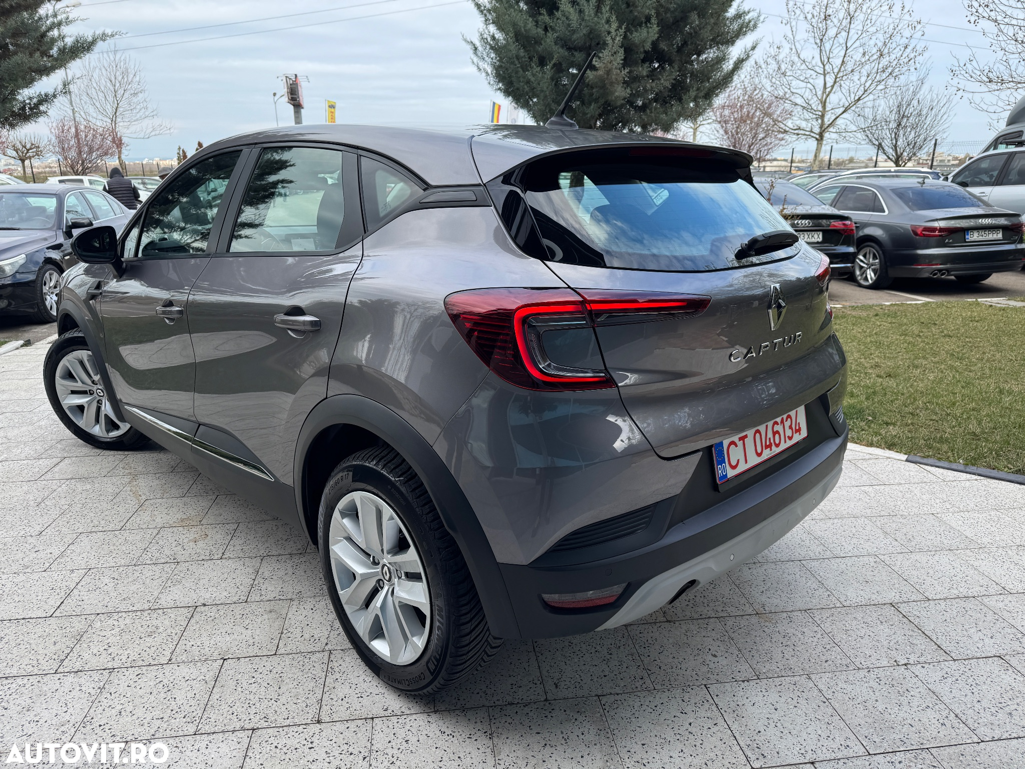 Renault Captur BLUE dCi EDC Intens - 4