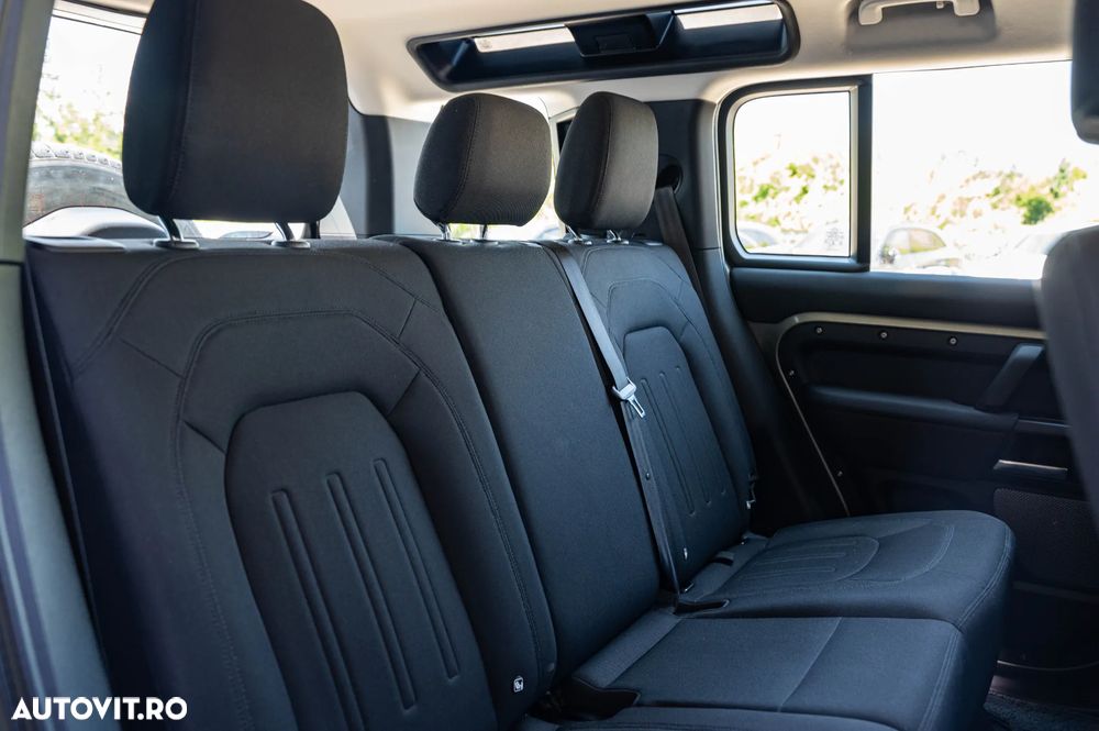 Land Rover Defender - 8
