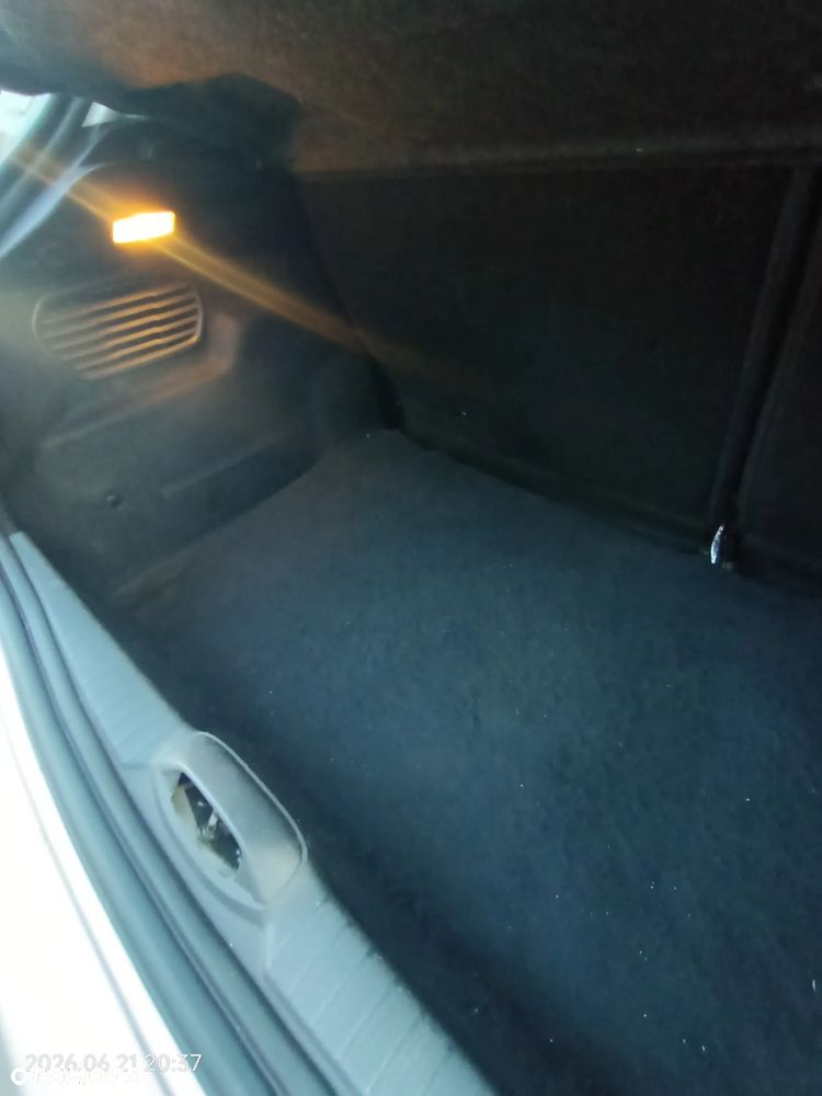 Peugeot 208 - 19