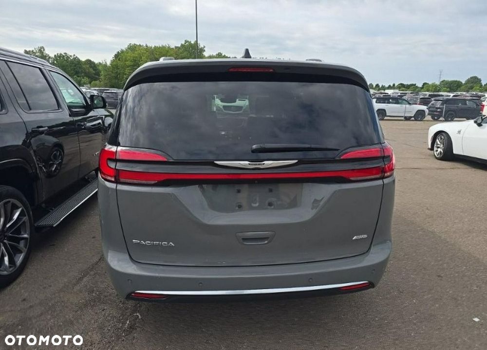 Chrysler Pacifica - 5