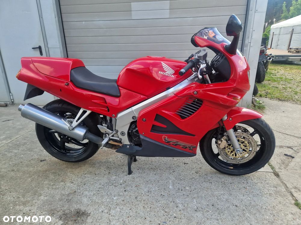 Honda VFR - 1