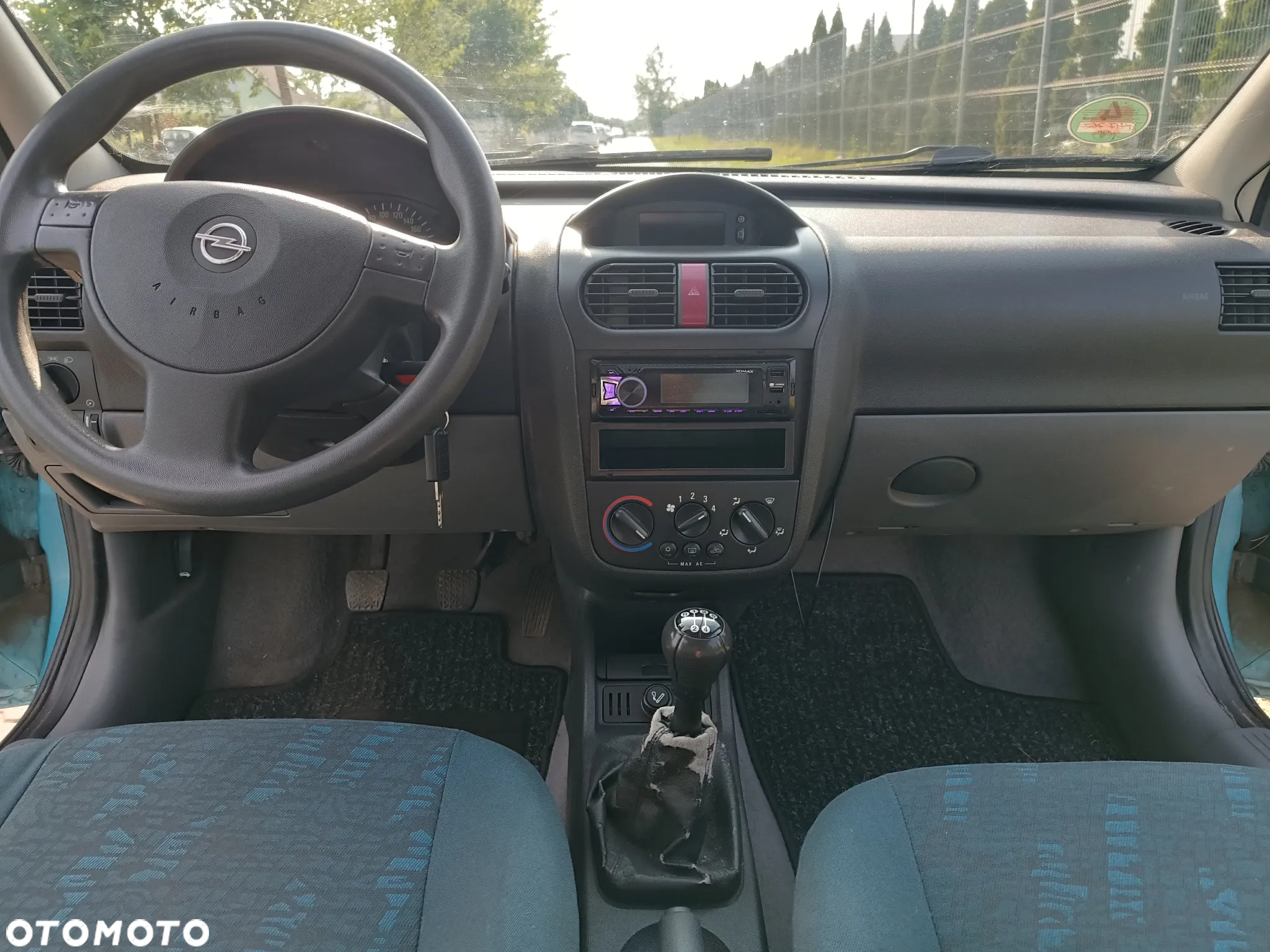 Opel Corsa 1.2 16V Cosmo - 3