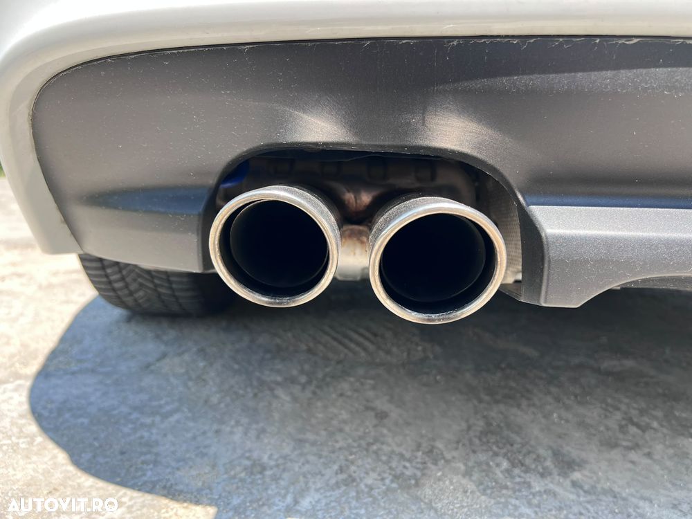 Jaguar XE 2.0 AWD R-Sport - 22