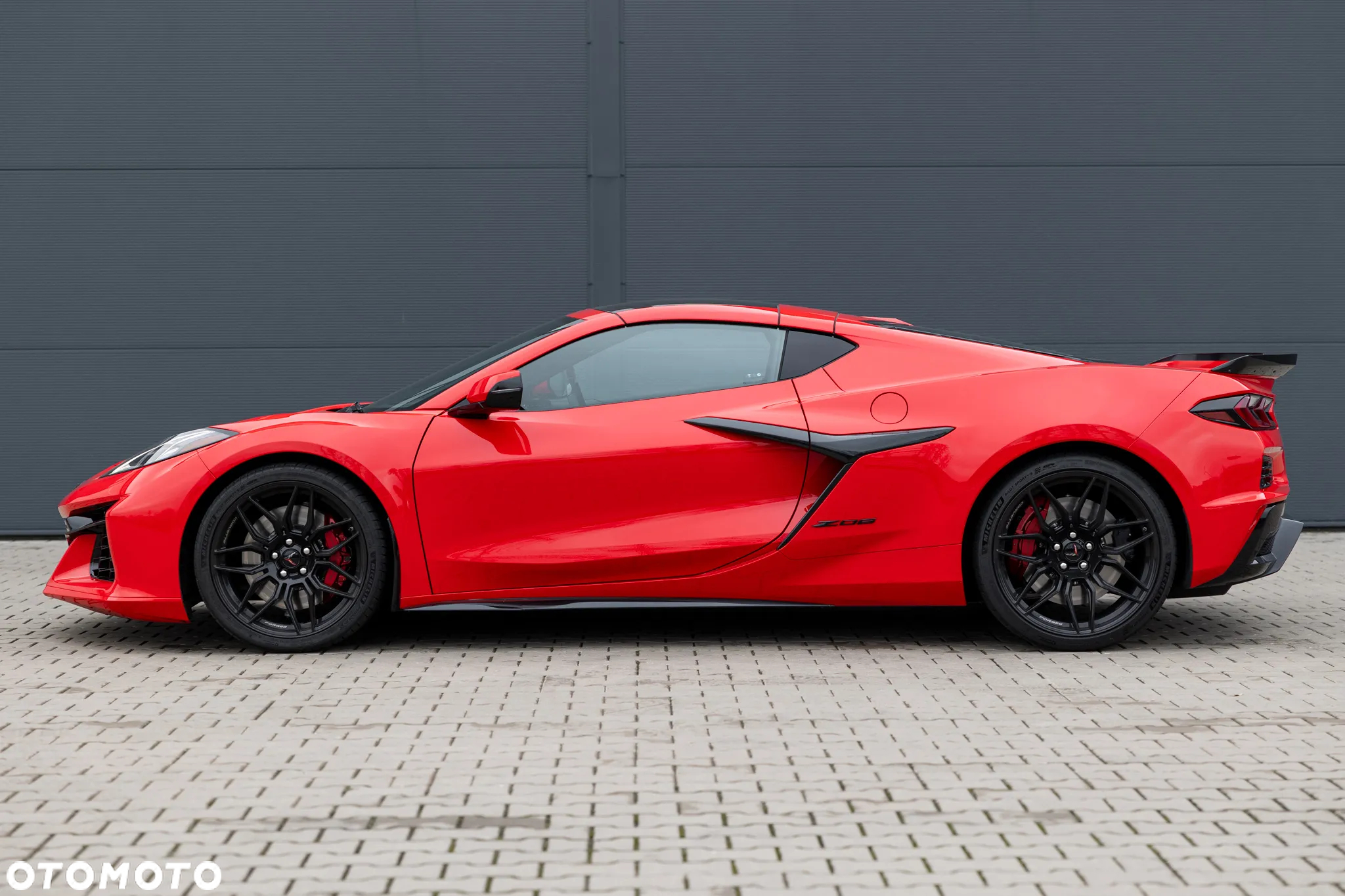 Chevrolet Corvette - 4