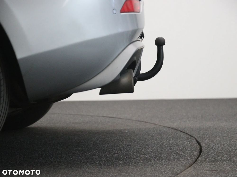 Volvo V40 D4 Drive-E R-Design Kinetic - 13