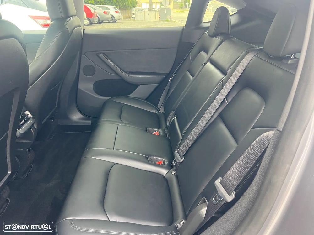 Tesla Model Y Performance Dual Motor AWD - 15
