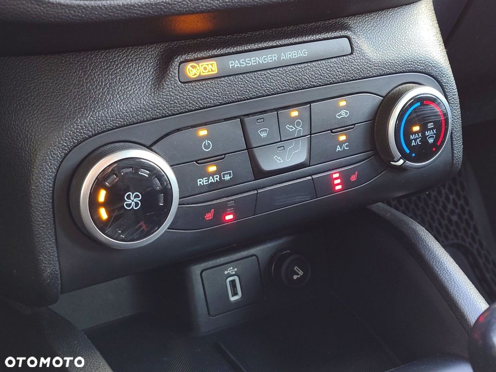 Ford Focus 1.5 EcoBlue Active Business - 22