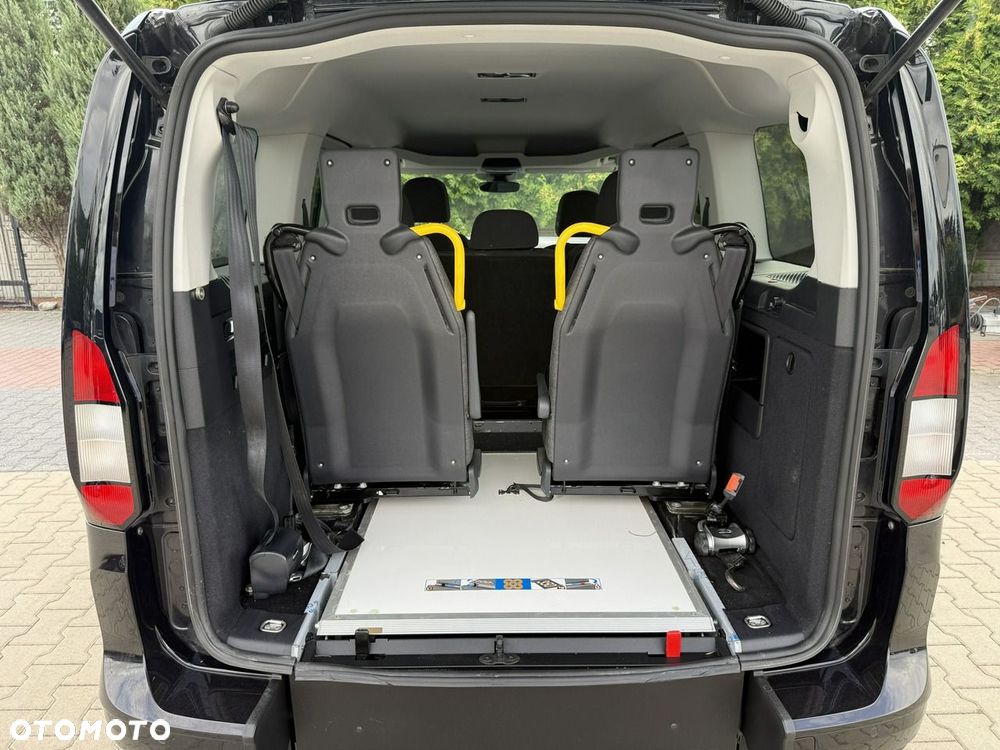 Ford Tourneo Connect Grand - 11