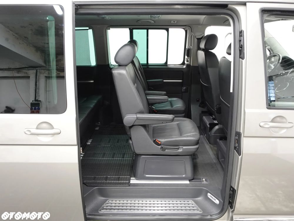 Volkswagen Multivan - 25