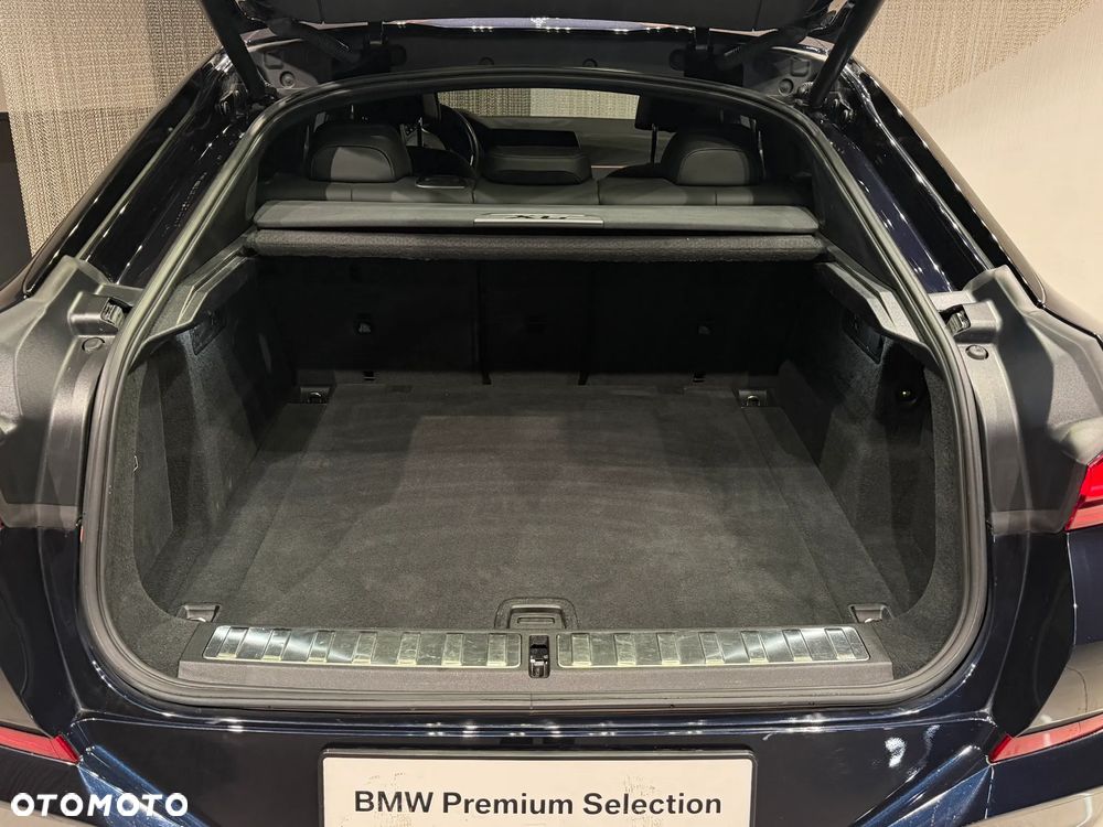 BMW X6 M50i - 24