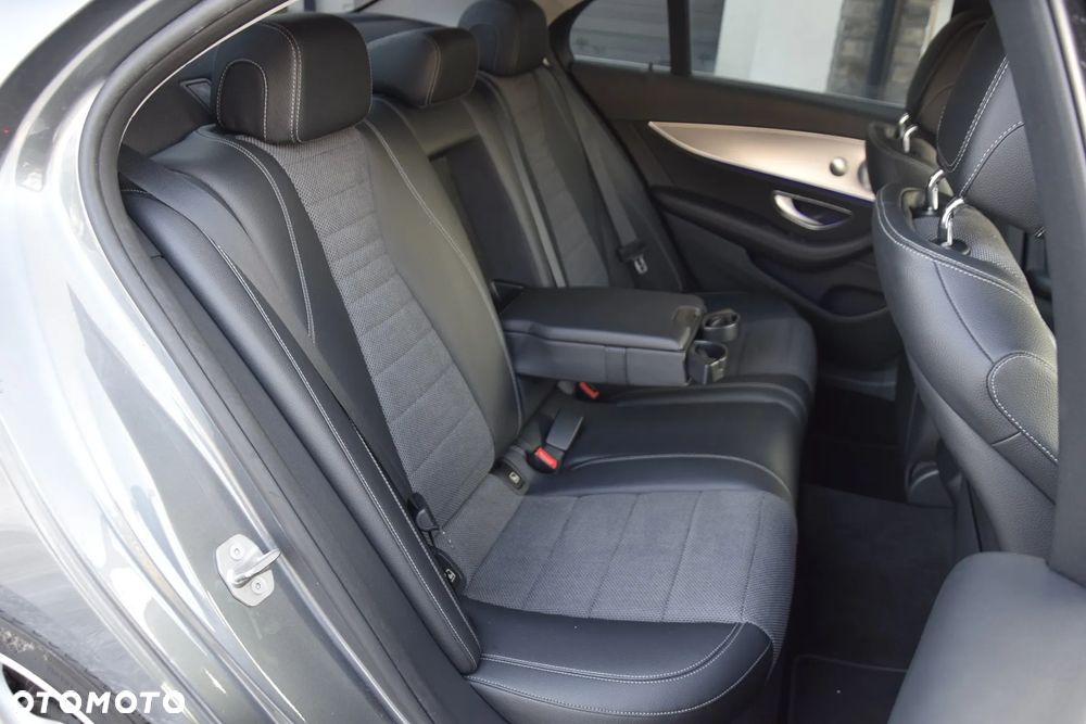 Mercedes-Benz Klasa E 200 9G-TRONIC Avantgarde - 26