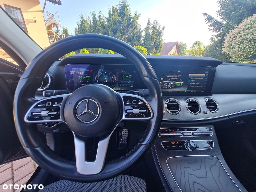 Mercedes-Benz Klasa E 300 de 9G-TRONIC - 16