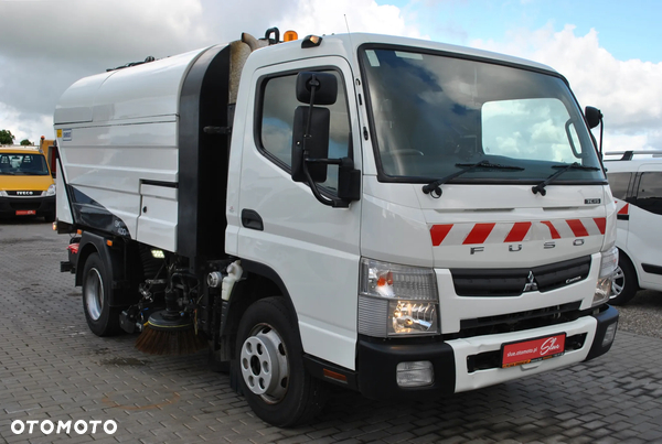 Mitsubishi Fuso Zamiatarka