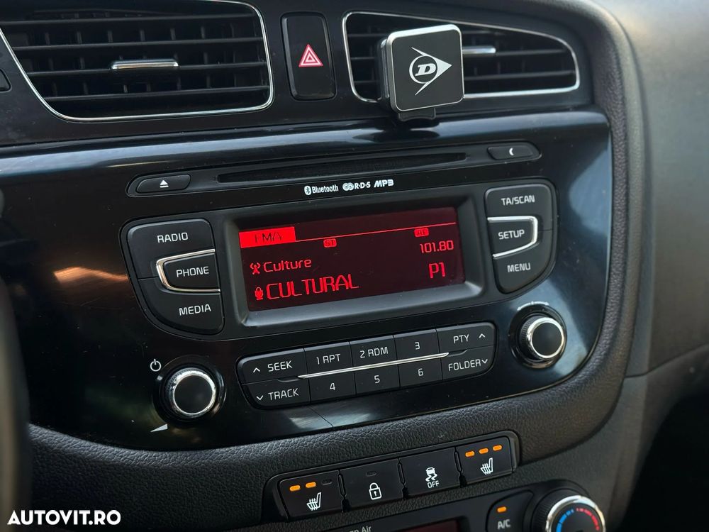 Kia Ceed - 32
