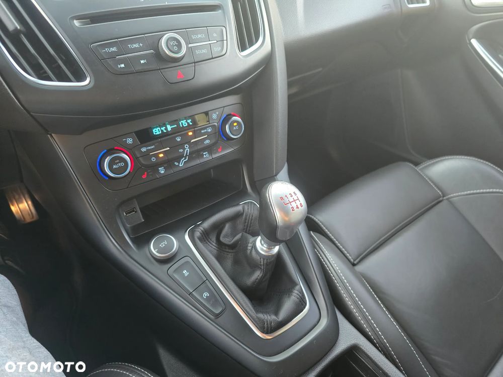 Ford Focus - 24