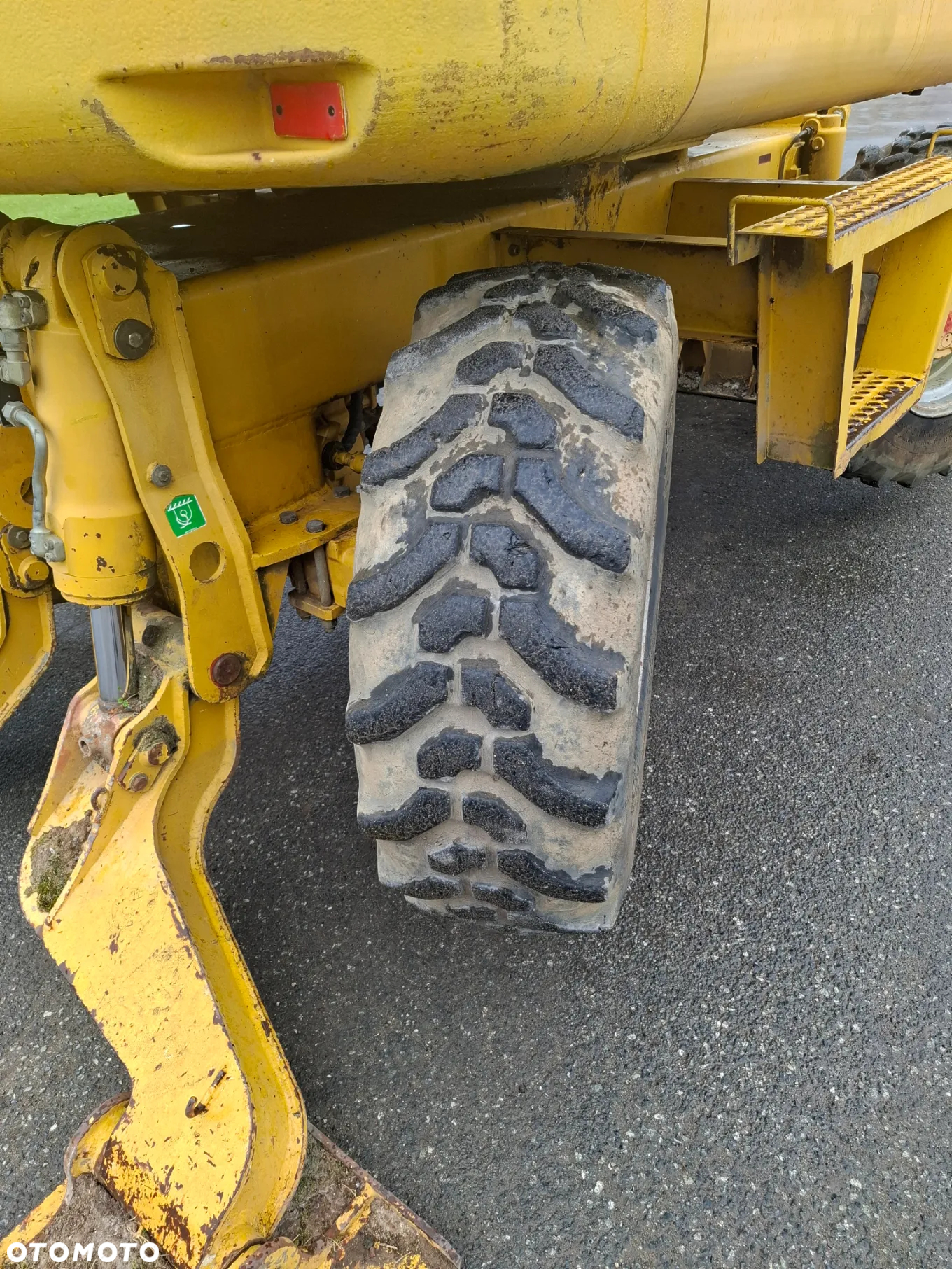 Komatsu PW75 - 14