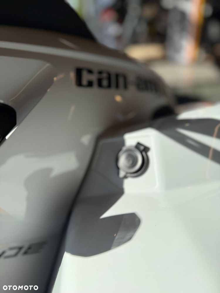 Can-Am Renegade - 16