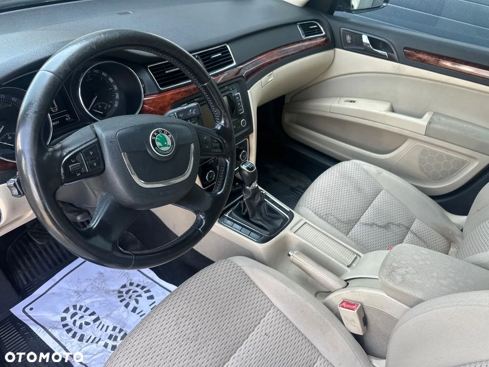 Skoda Superb 2.0 TDI Elegance - 17