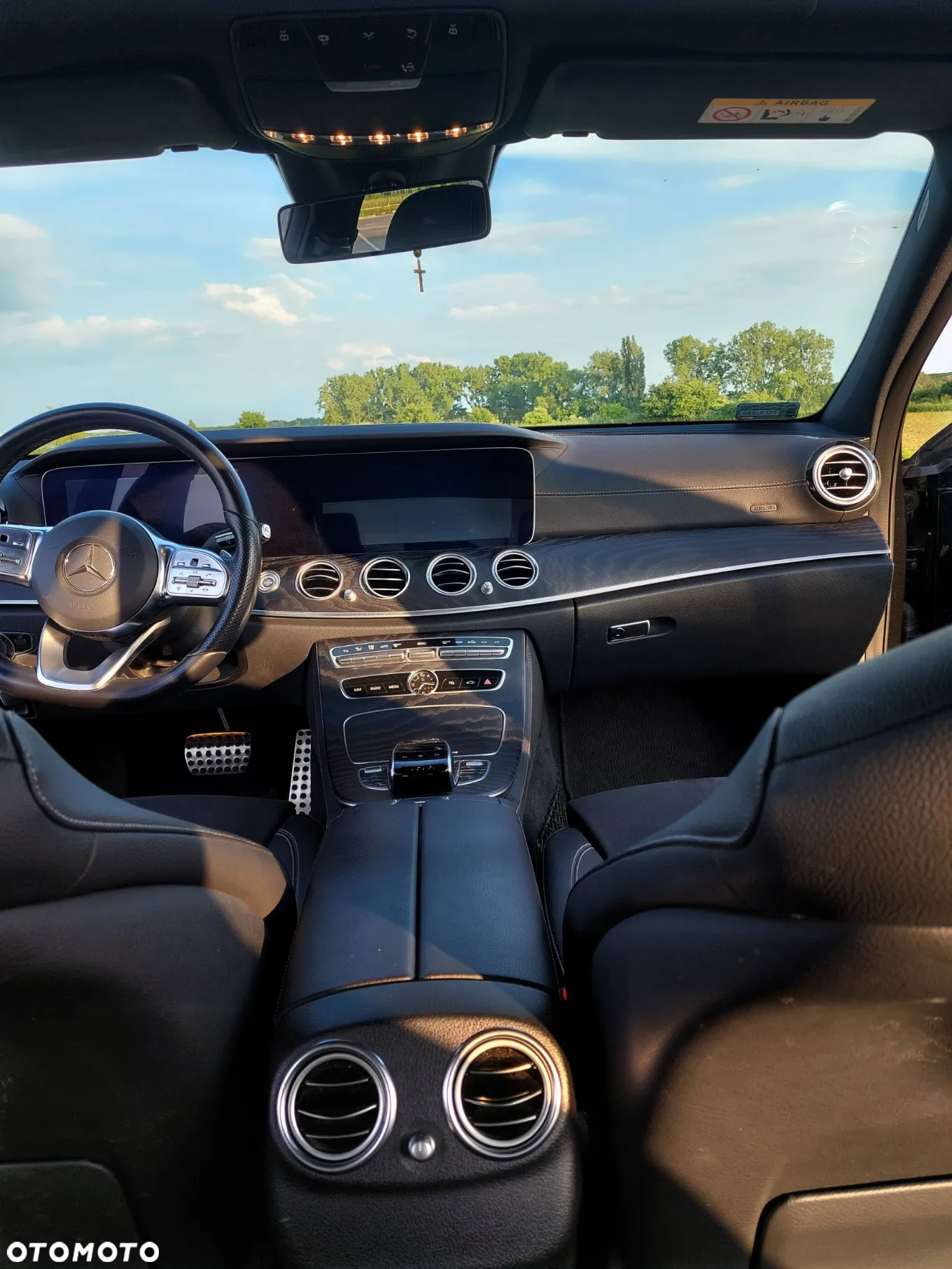 Mercedes-Benz Klasa E 220 d 4-Matic 9G-TRONIC - 30
