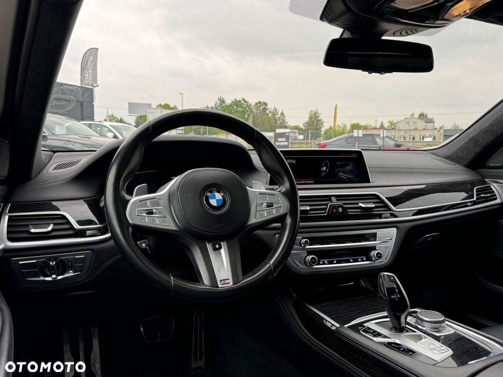 BMW Seria 7 - 12