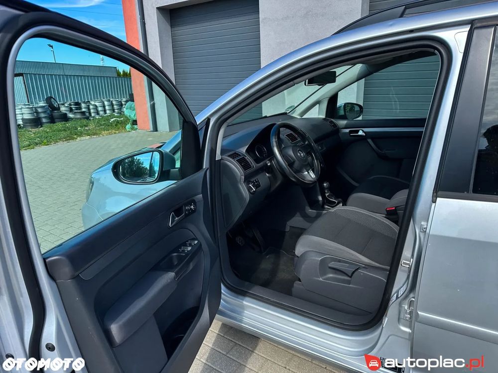 Volkswagen Touran - 20