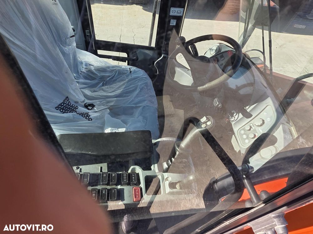 Hitachi ZW250-6, 2021, 7.117h, 23.578km, cupa 4mc, gresare automata, Masa operationala 21,4t, anv MICHELIN 60% ok, camera spate, GPS in romana, posibilitate leasing 4 ani, 200 CP, consum mediu 11,3l/h, revizii facute-PROMOTIE 91.900 EUR+Tva - 22