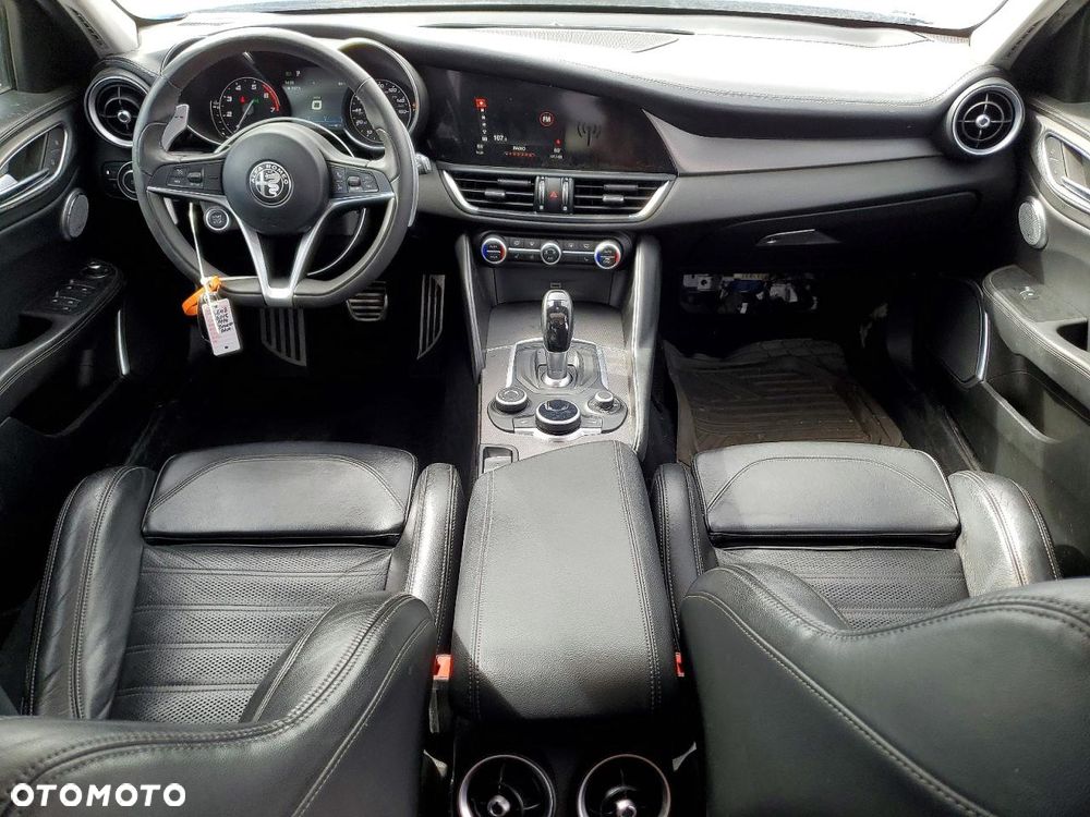 Alfa Romeo Giulia - 9