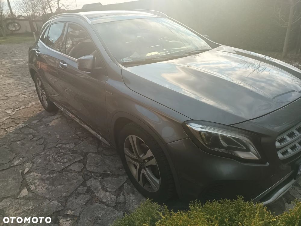 Mercedes-Benz GLA 220 d 7G-DCT UrbanStyle Edition - 3