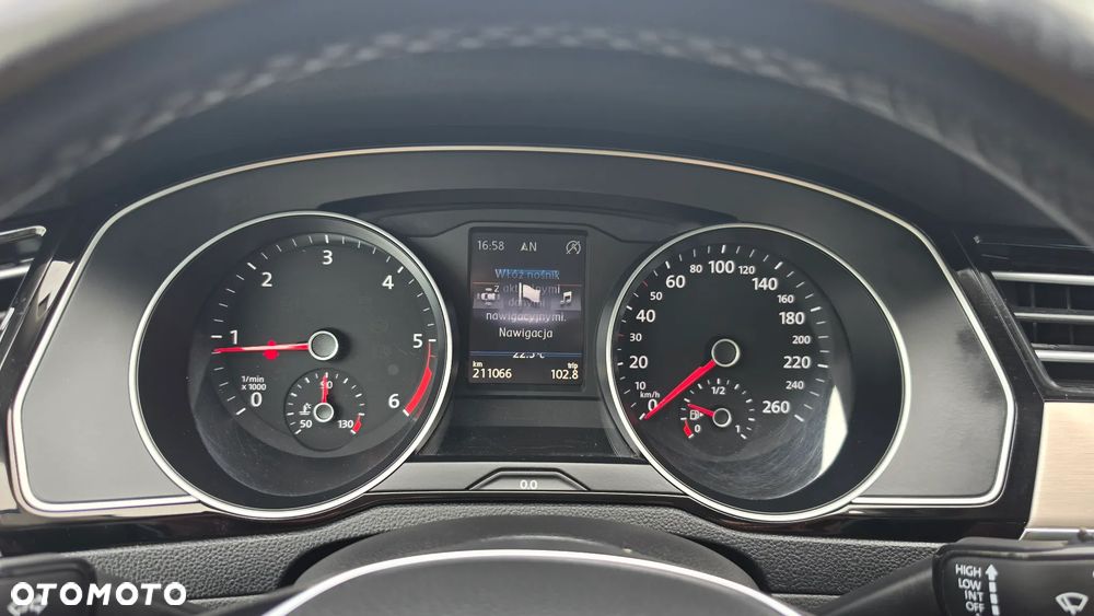 Volkswagen Passat 2.0 TDI SCR (BlueMotion Tech) 4Motion D Highline - 14