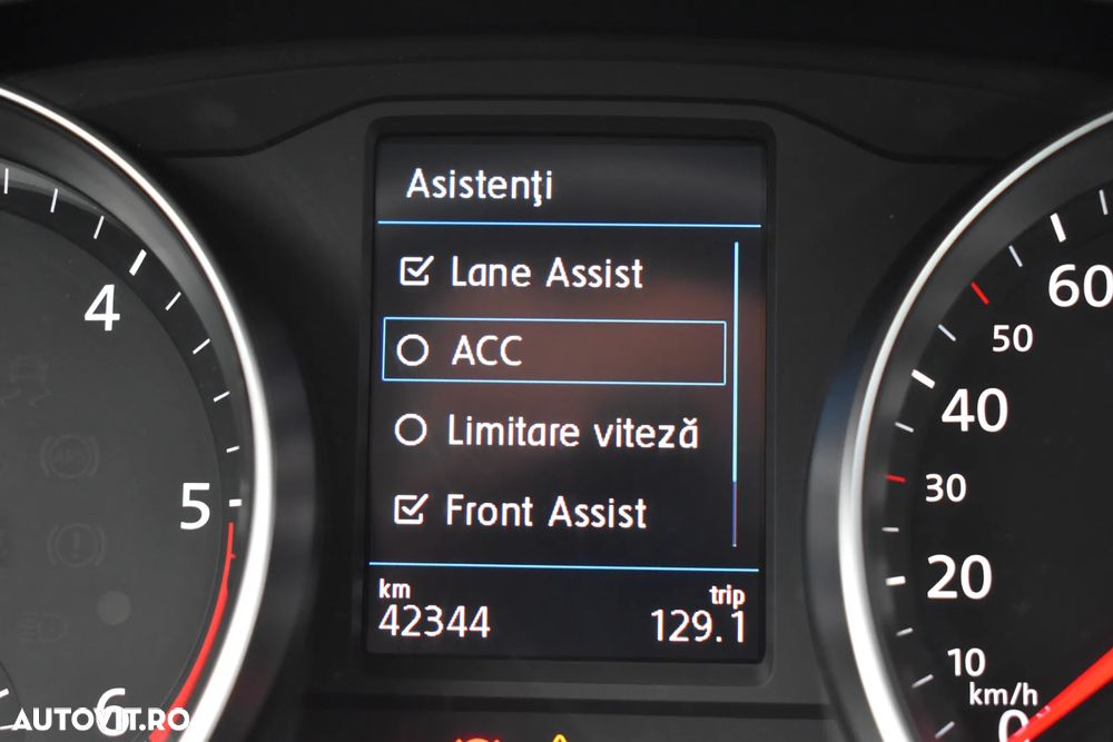 Volkswagen Passat 2.0 TDI DSG Highline - 39