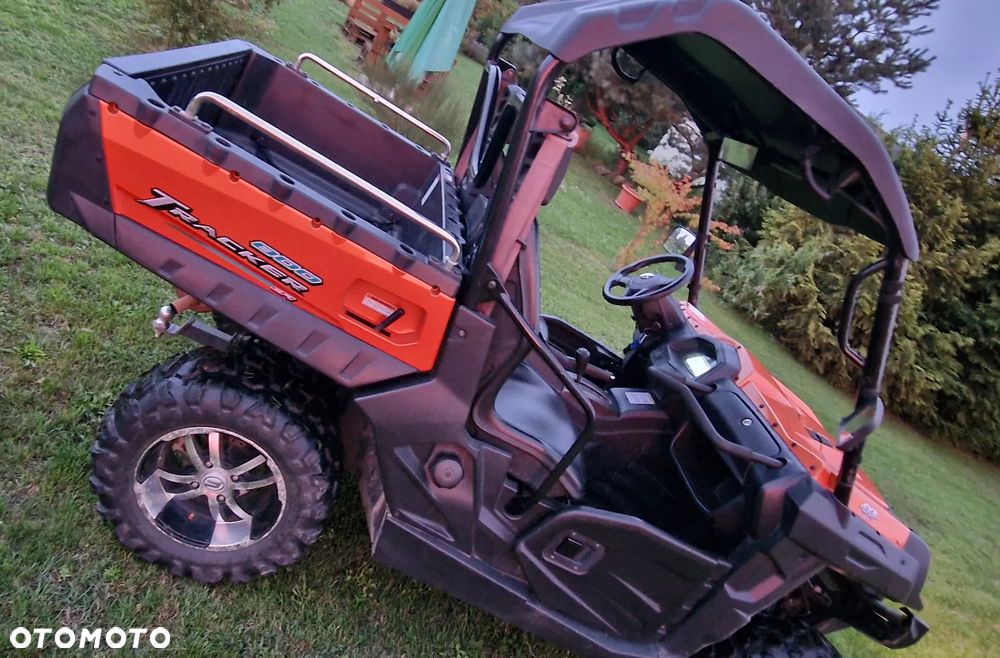 CFMoto UForce - 8