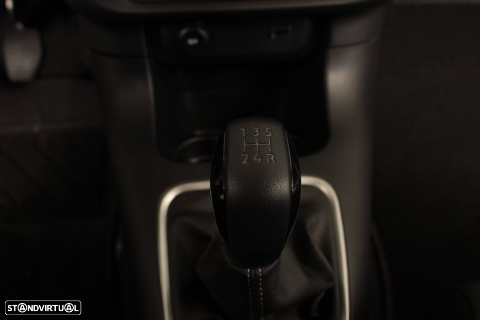 Citroën C3 1.2 PureTech Shine - 22