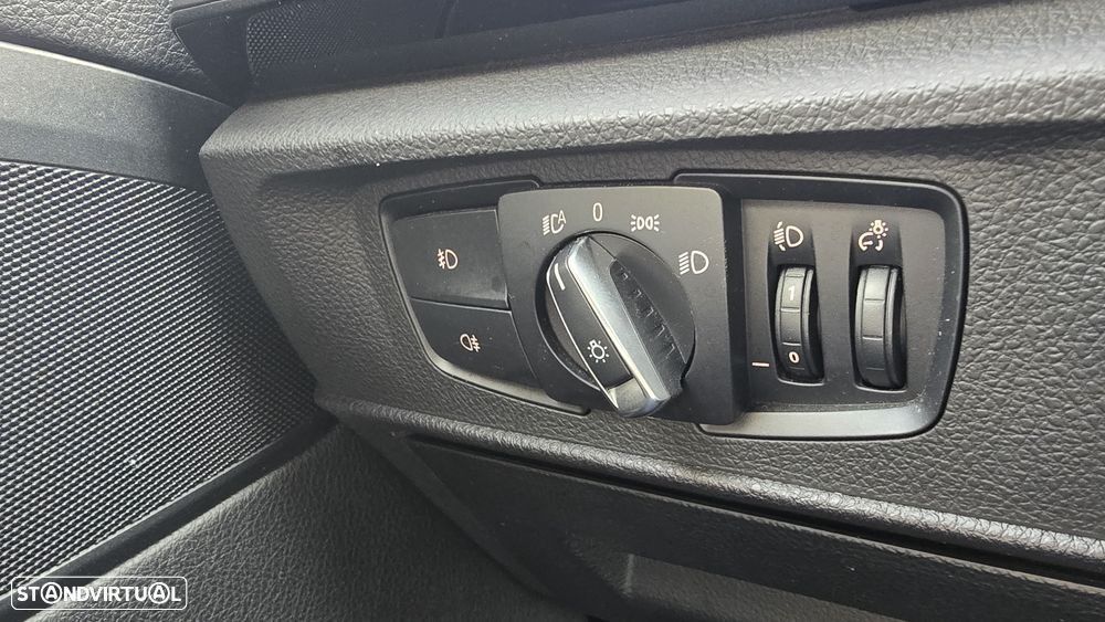 BMW 116 d Line Urban - 31