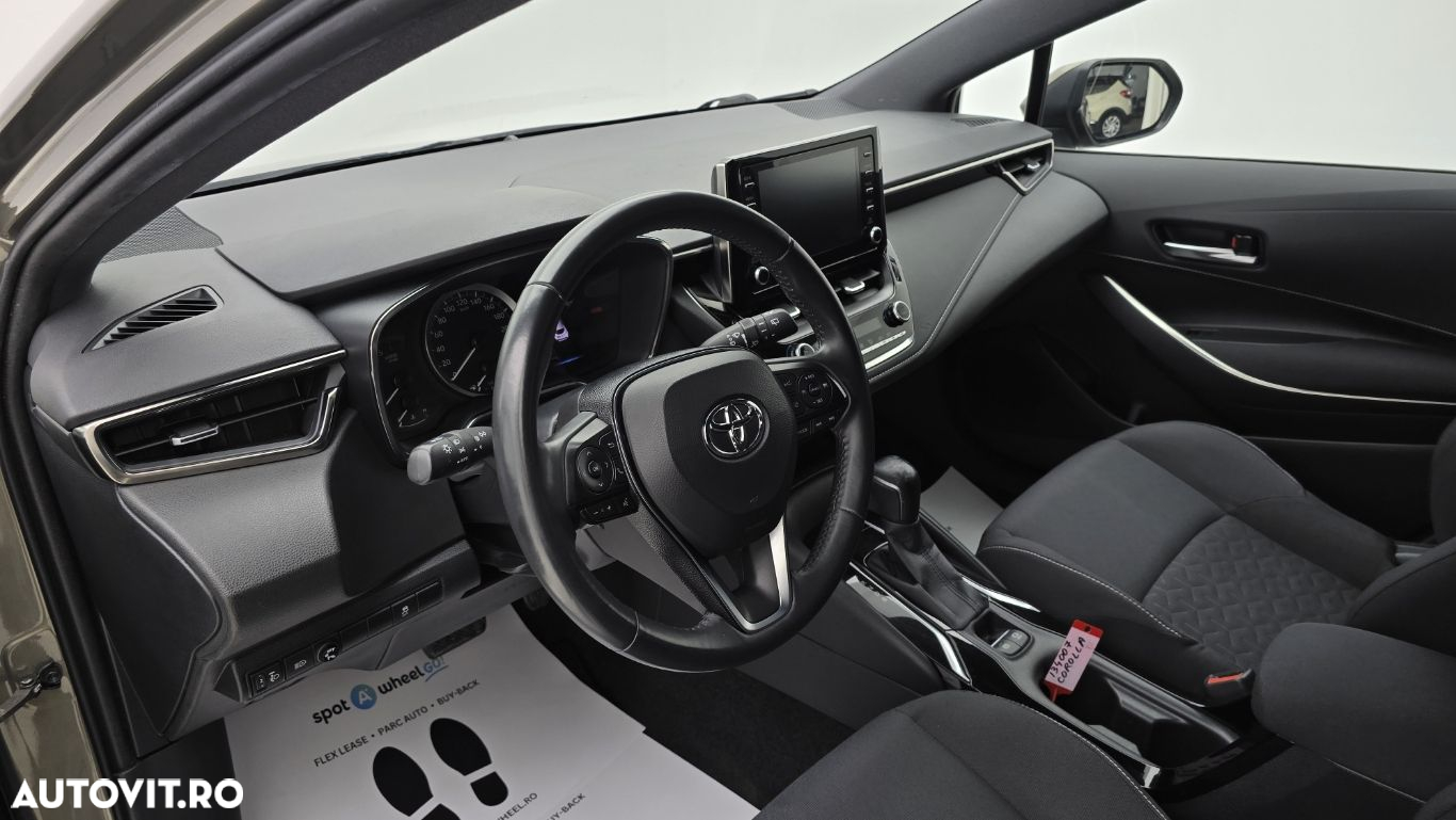 Toyota Corolla - 13