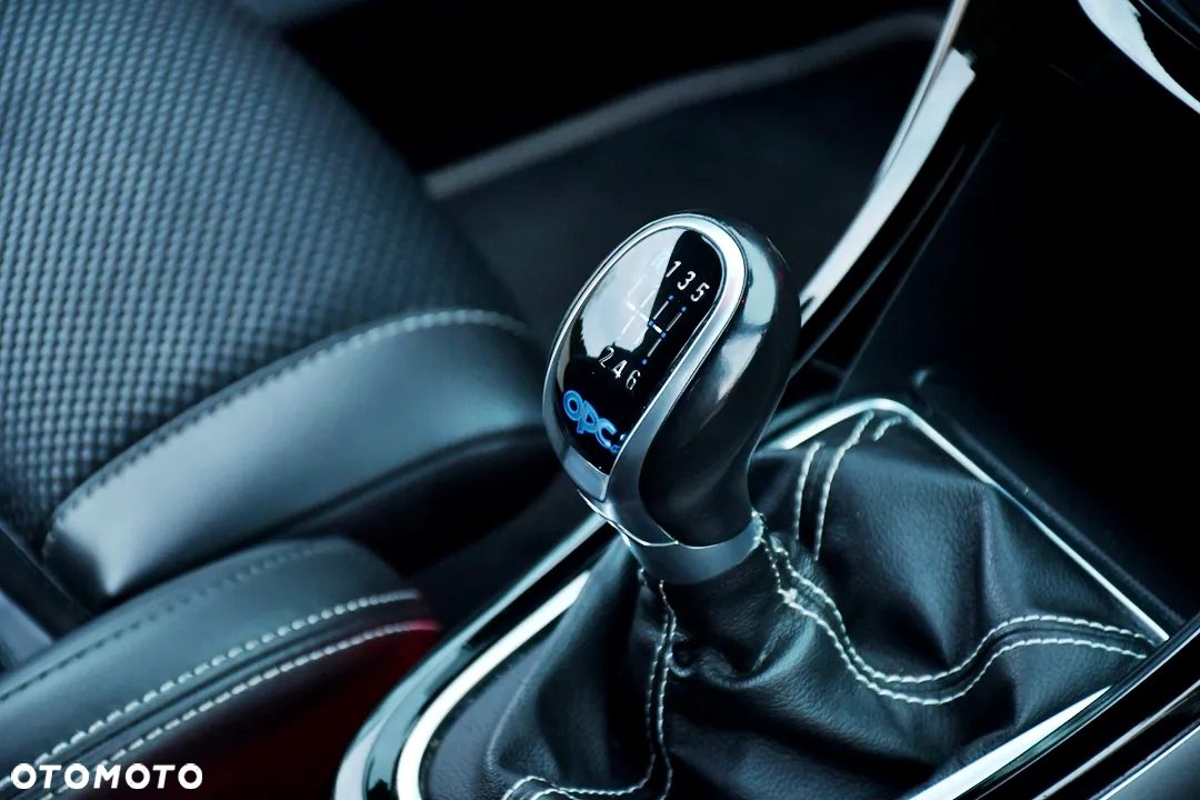 Opel Astra IV GTC OPC - 28