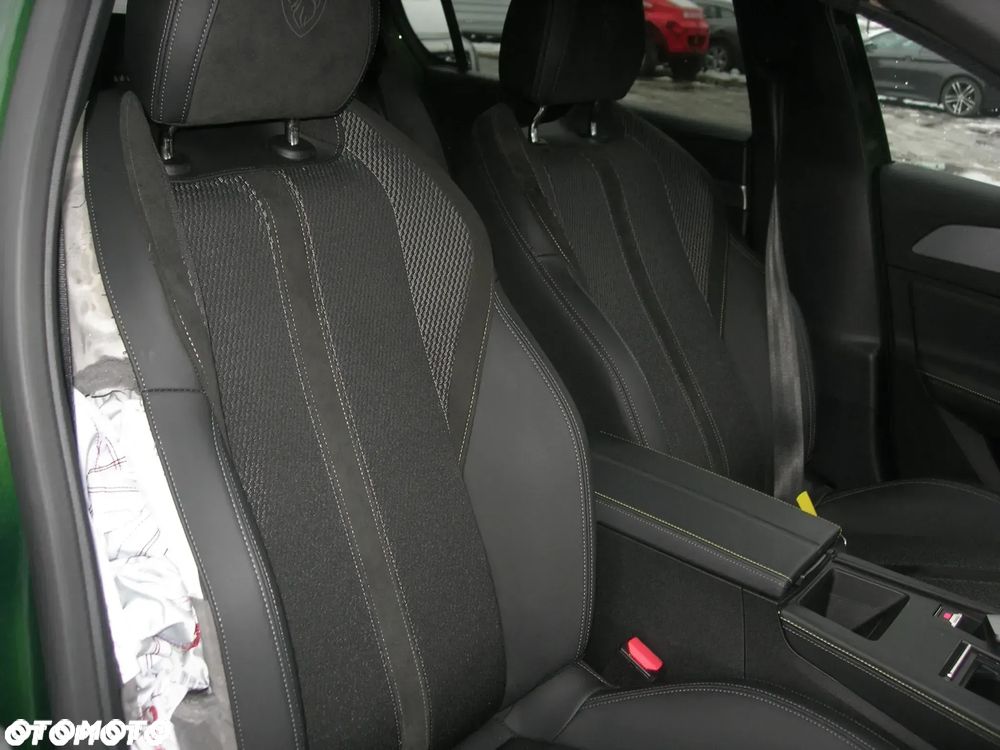 Peugeot 308 1.2 mHEV GT Exclusive S&S e-DCS6 - 21