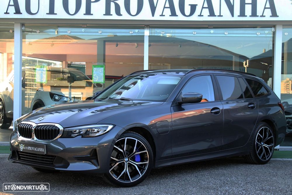 BMW 330 e Touring Auto - 2