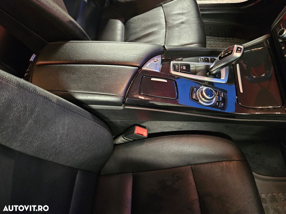 BMW Seria 5 518d Aut. - 28