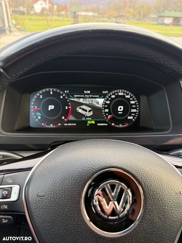 Volkswagen Multivan - 10