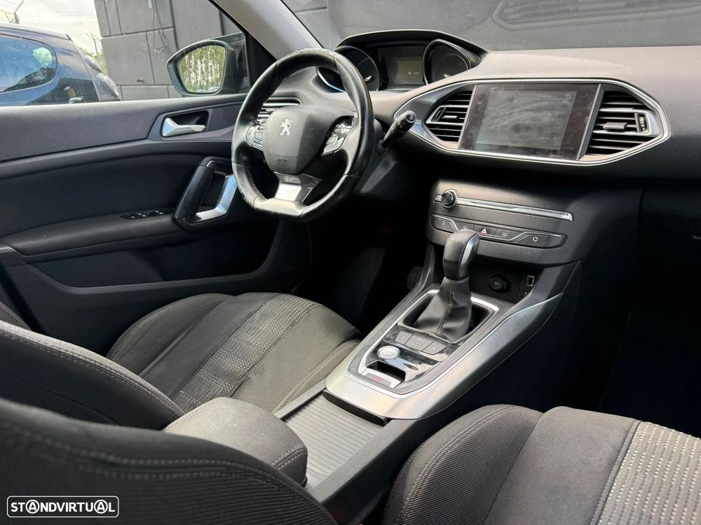 Peugeot 308 SW BlueHDi 120 EAT6 Stop & Start Allure - 24