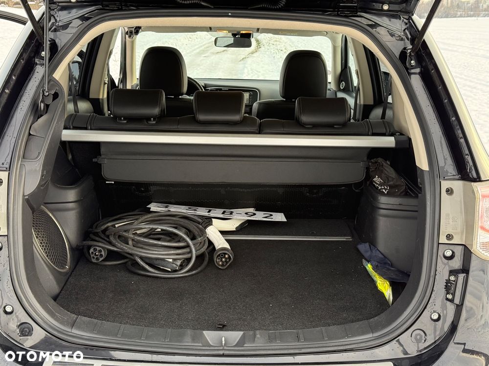 Mitsubishi Outlander 2.0 4WD Top - 21