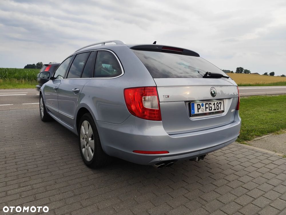 Skoda Superb 2.0 TDI Elegance DSG - 7