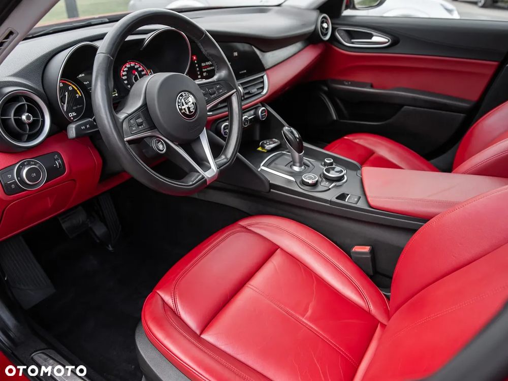 Alfa Romeo Giulia - 17