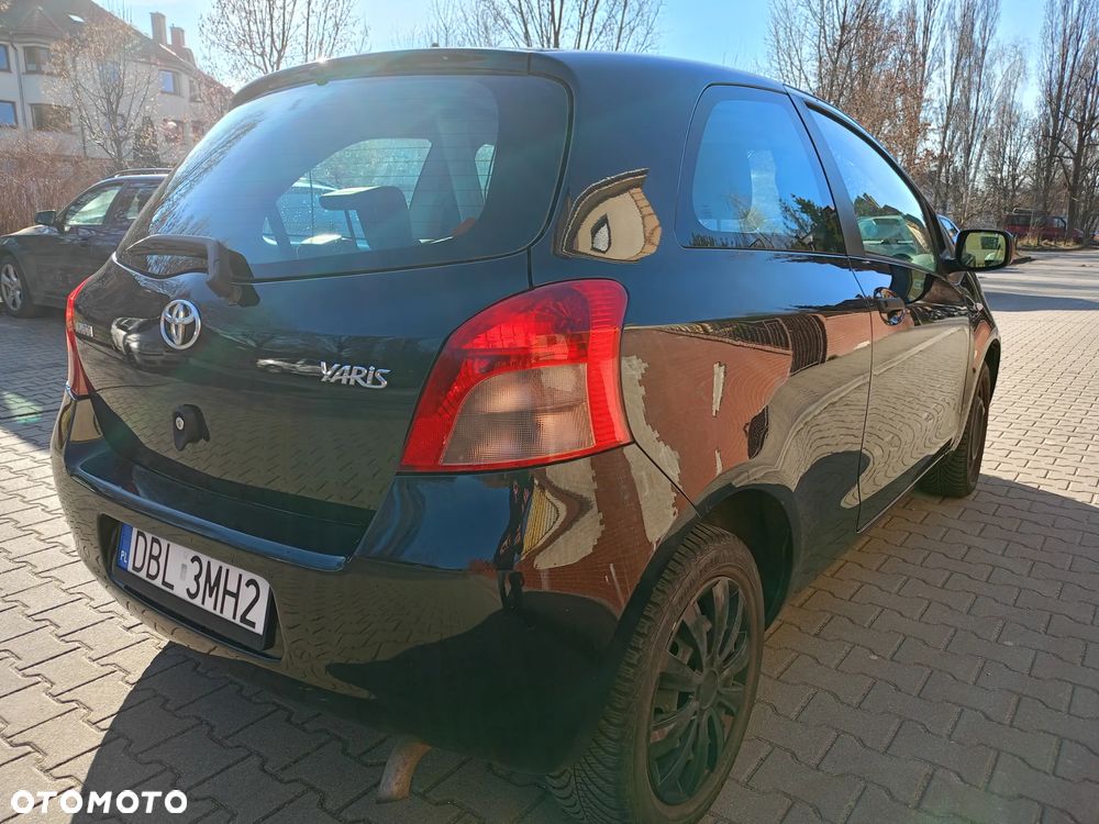 Toyota Yaris - 1