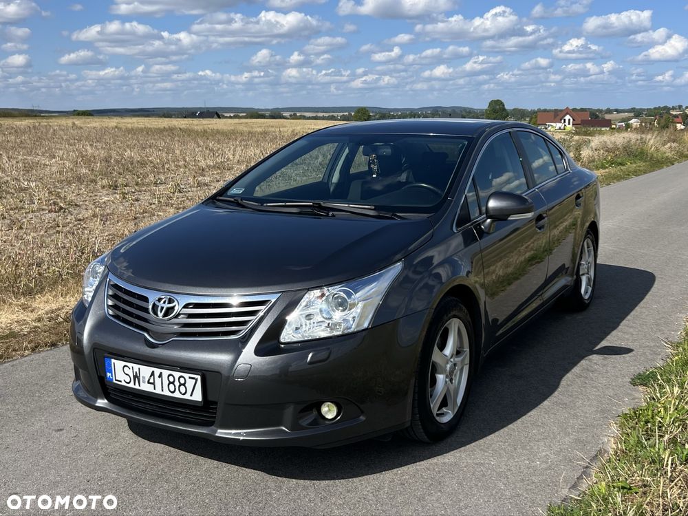 Toyota Avensis - 1