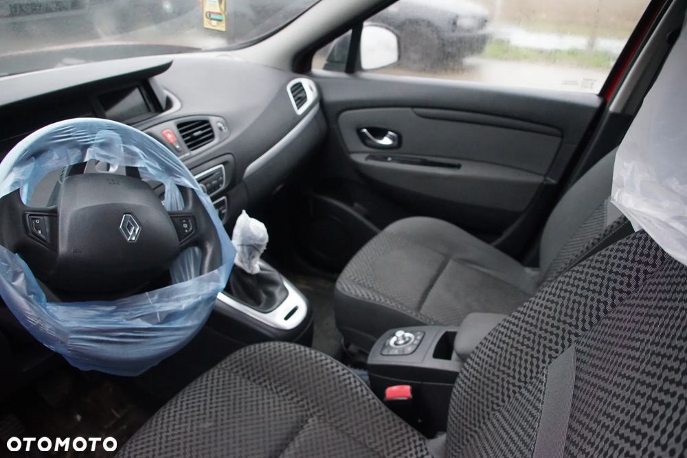 Auto na części - Renault Megane Scenic III 1.4 TCE 130 KM H4JA700 TENNJ 2011R Silnik Skrzynia Drzwi Klapa Zderzak Lampa Szyba Lusterko Klamka Deska Kokpit Sterownik Moduł Czujnik Licznik Wyświetlacz Kierownica Panel - 10