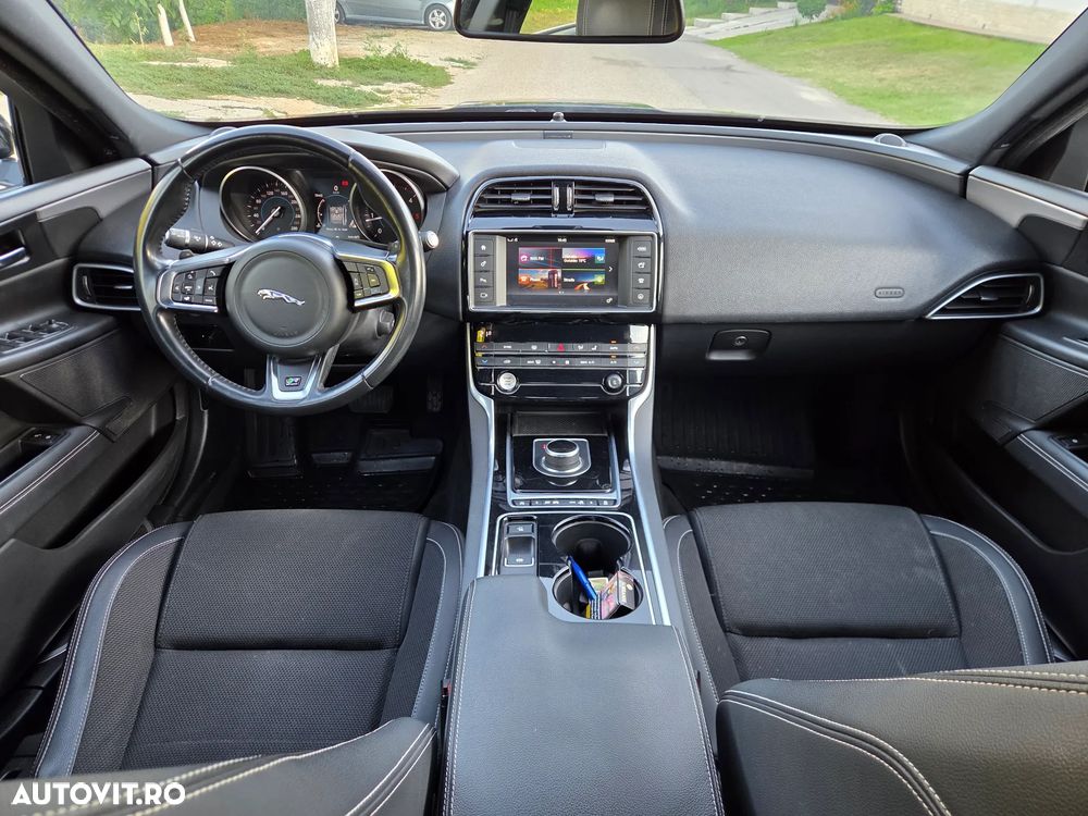 Jaguar XE 20d Aut. R-Sport - 6