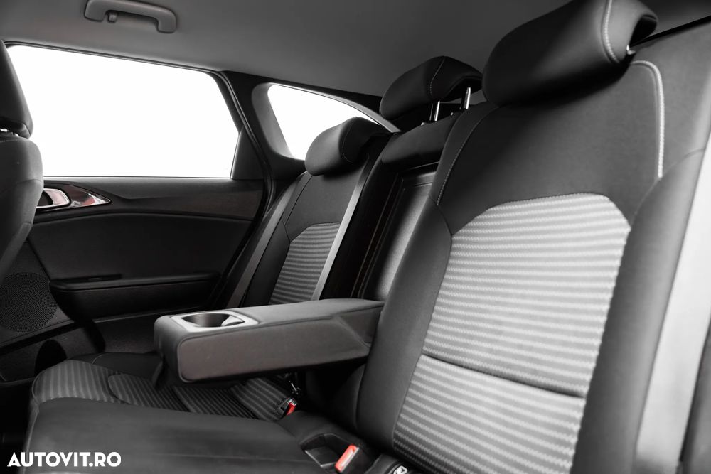 Kia Ceed - 13