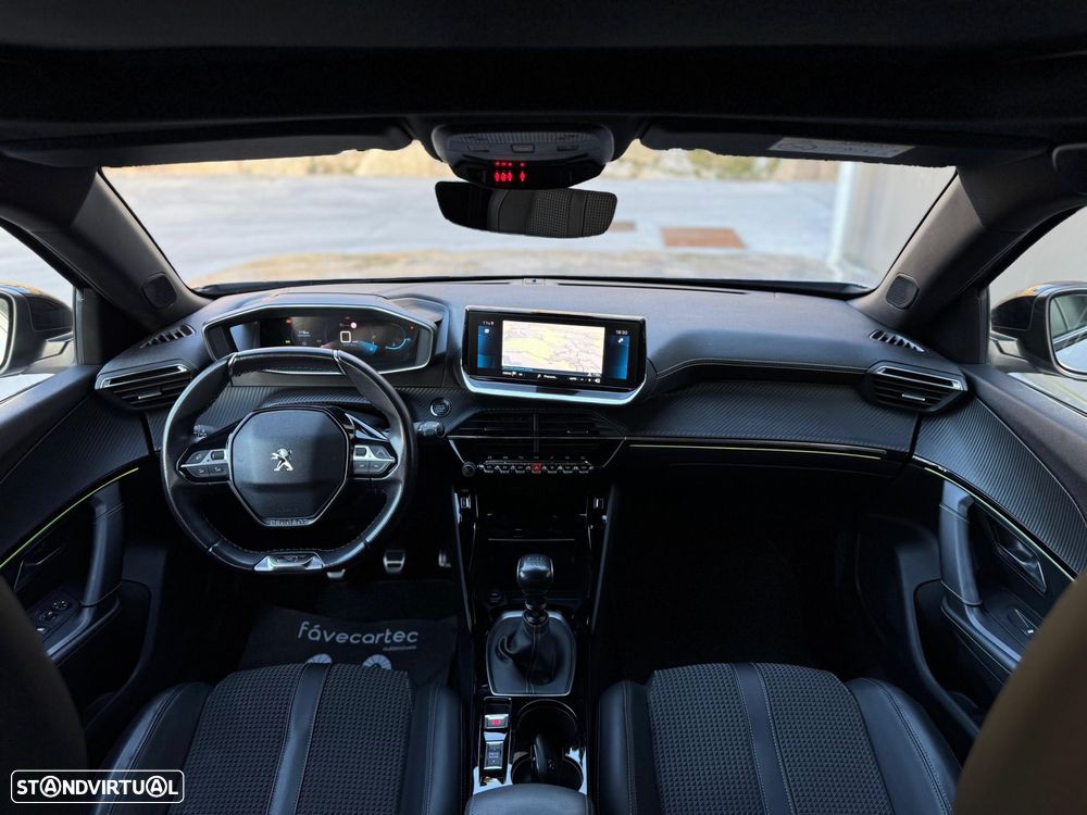 Peugeot 2008 1.2 PureTech GT Line - 28